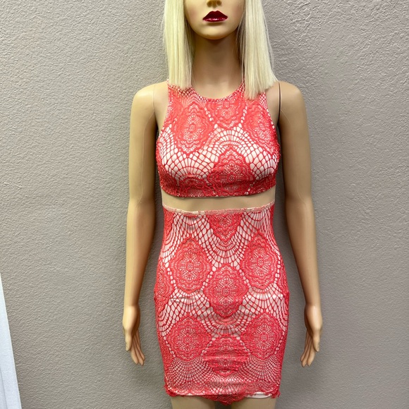 Coral mesh insert lace mini dress - Picture 3 of 4